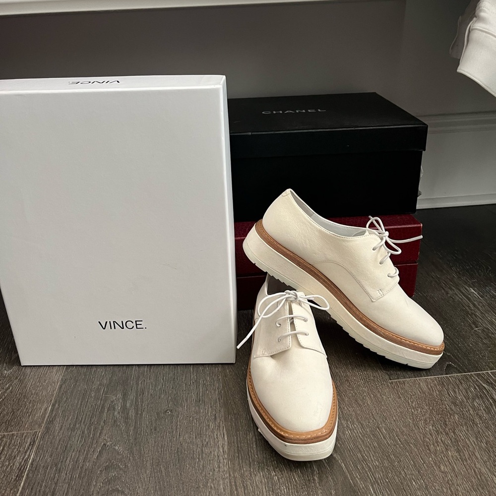 Vince lace up shoe